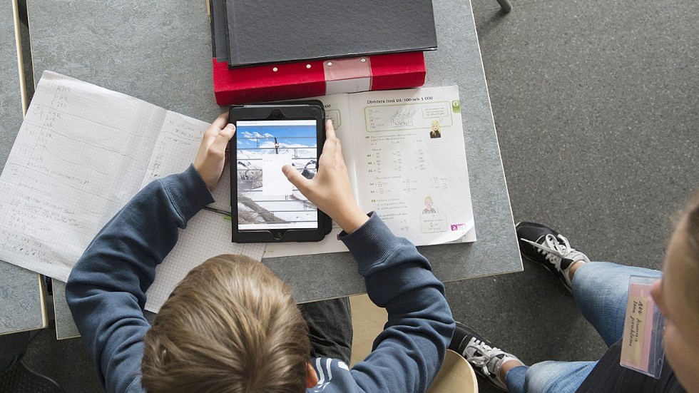 Den tacksamma mamman vill tacka pedagogen som får hennes barn att känna sig duktig.