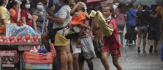 Många flyr filippinska översvämningar