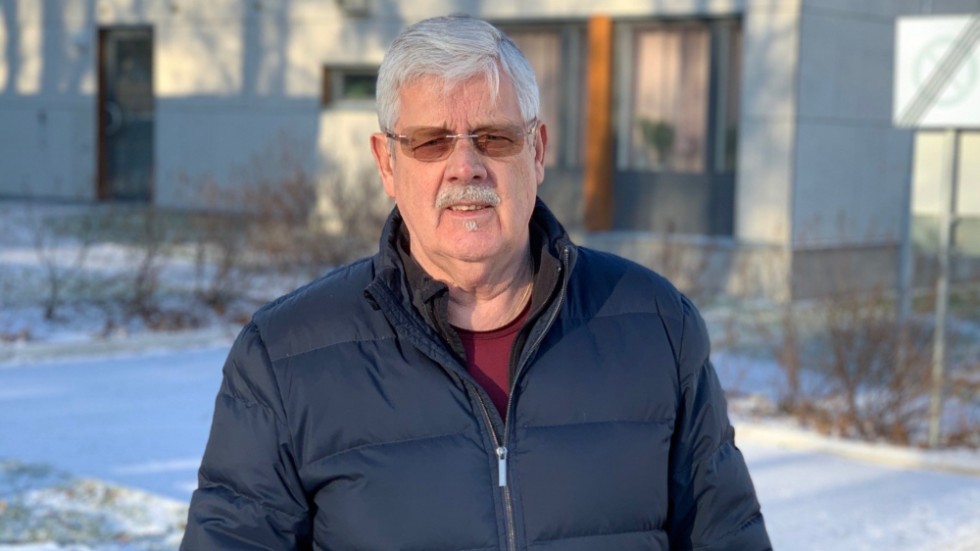 Lars Karlsson är ordförande i Byggnadsnämnden i Norrköping och är enligt debattörerna en av dem som gett "pampväldet" i kommunen ett tydligt ansikte. 