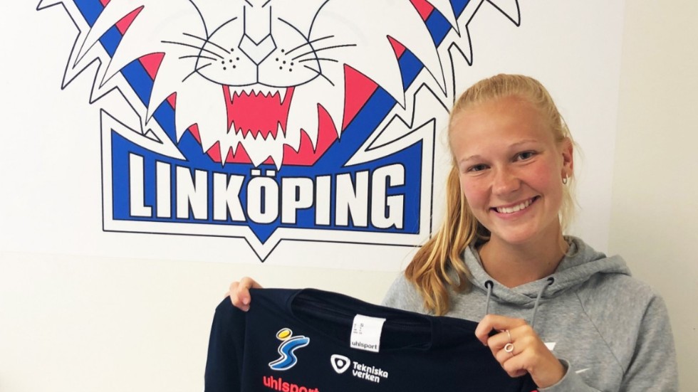 Sofie Bredgaard ansluter till Linköpings FC från den danska klubben B 93. Av LFC:s manager Olof Unogård beskrivs hon som en offensiv spelare med fin teknik på små ytor. 