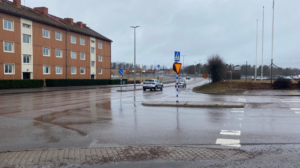 Kommunen har tecknat ett exploateringsavtal som innebär en ny gång- och cykelväg, ett nytt övergångsställe och en ombyggnation av Luxorgatan-Storgatan med ett separat högerfält för trafik som ska vidare mot riksväg 50.