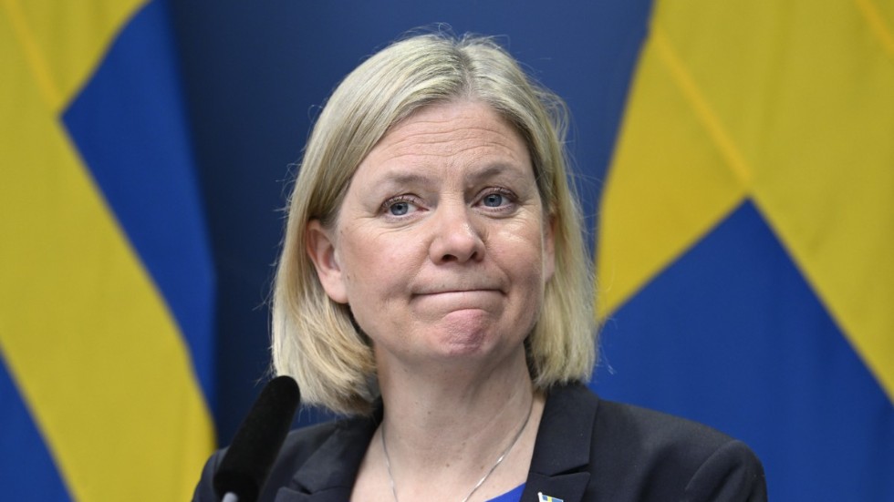 Statsminister Magdalena Andersson (S) vill inte ha en Natodiskussion eller Natoansökan nu. En ansökan skulle ytterligare destabilisera det allvarliga läget, hävdar hon.