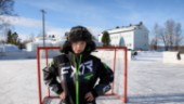 Drömmen i uppfyllelse: Han får spela hockey på rasterna