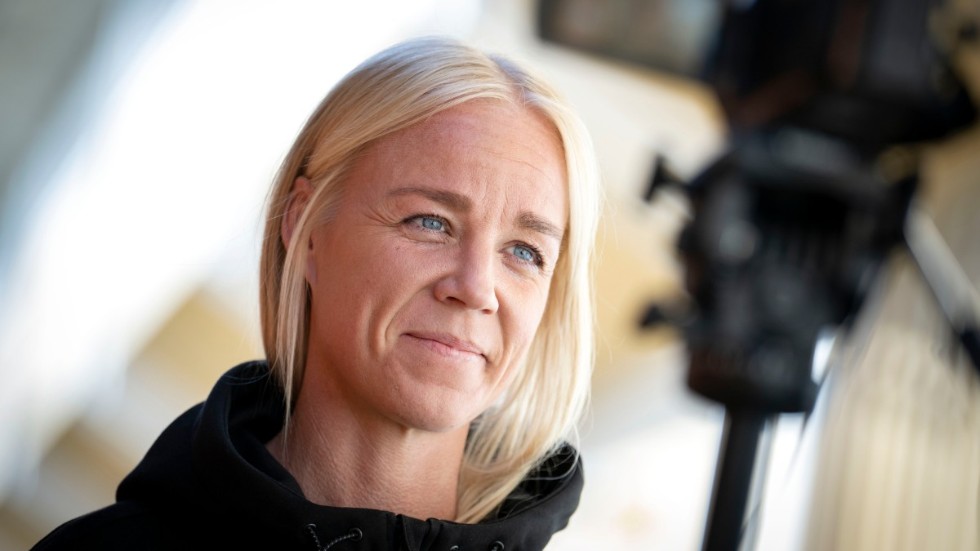 Landslagsstjärnan Caroline Seger, 37, går på måndagen in i en ny allsvensk säsong. Då väntar Brommapojkarna hemma på Malmö IP för det regerande mästarlaget Rosengård.
