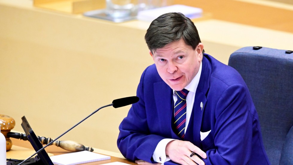 Riksdagens talman Andreas Norlén inleder samtal med partiledarna om en ny regering på måndag.