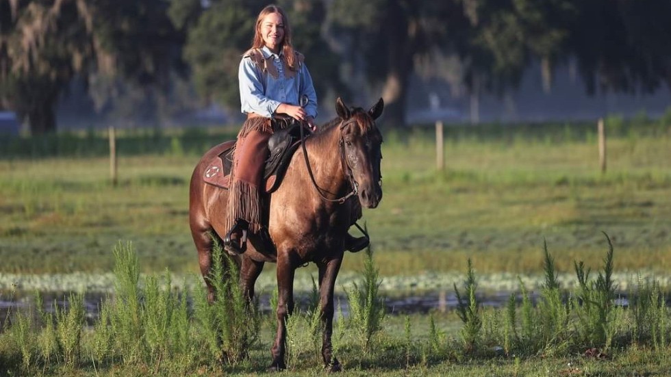 Mathilda Sjöström fick under sin tid på ranchen i Florida både en ridhäst, River (bild), och en projekthäst, Daisy, att arbeta med. Utöver det blev det mycket gårdsarbete, berättar Mathilda.
