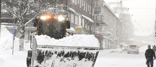 130 fordon är ute och kämpar mot snön: ”Vissa har varit igång sedan fredag morgon”