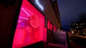 Rosa neon, "spökkök" och snabbmat – ny restaurangkedja har smygöppnat