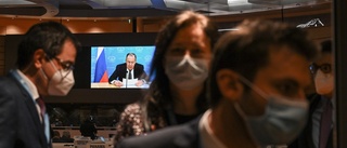 Lavrov till USA: Flytta kärnvapnen från Europa