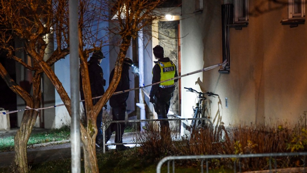 Larmet om skottlossning i stadsdelen Fröslunda kom in vid 17-tiden på lördagen.