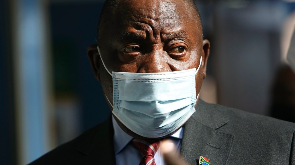Sydafrikas president Cyril Ramaphosa uttryckte i ett tal till nationen på söndagen stor besvikelse över de länder som stoppat flygtrafiken med södra Afrika på grund av den nya varianten av coronaviruset, omikron. Arkivbild.