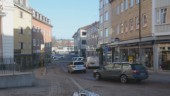 Flera centrala gator i Vimmerby stängs av för trafik i månader • Gata grävs upp på två ställen • Handeln frågande om leveranser