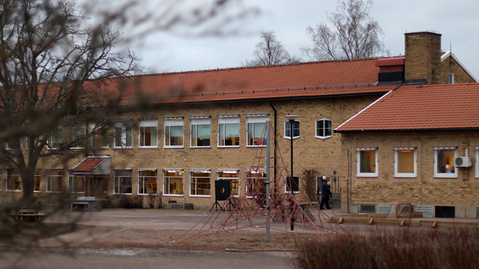 Nu är det klart att det blir NCC som ska bygga den nya skolan i Rimforsa. Vad som inte är klart är exakt hur den kommer att se ut och hur mycket det kommer att kosta.