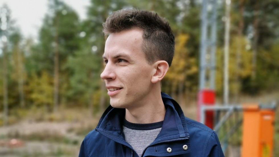 Calle Bäck är uppvuxen i Djursdala. 2019 startade han det egna företaget Virok i Vimmerby. "Jag har nog alltid gillat att bygga" berättar han. 