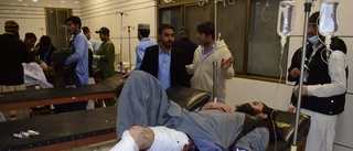 Minst fyra döda i bombdåd i Pakistan