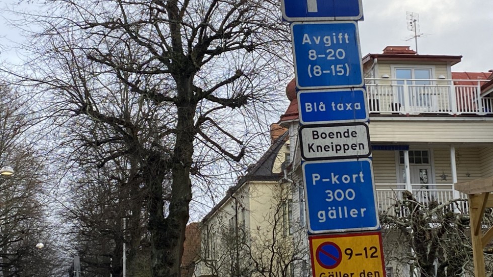 En dag i månaden är det parkeringsförbud på Kneippgatan med flera gator i Norrköping.