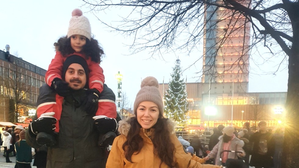 Raluca Ceacar, here with her husband Radu and older daughter Timeea, thrives in Skellefteå. "Over time, I've discovered many things here," she says.