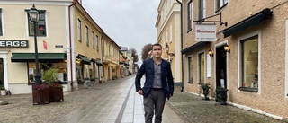Han drömde om Sverige som barn – nu på topposition i politiken: "Jag har aldrig känt mig som en gäst här"