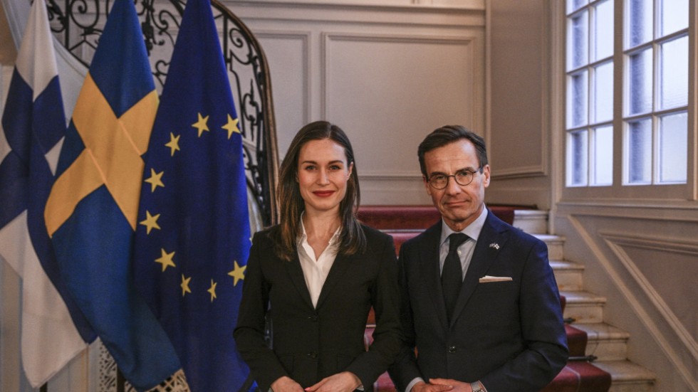 Statsminister Ulf Kristersson tar emot Finlands statsminister Sanna Marin i Sagerska. Det är det första besöket från en regeringschef som statsminister Ulf Kristersson tar emot sedan regeringsbildningen.