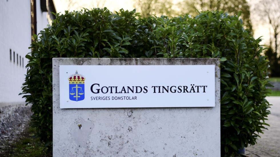 Två av de fyra åtalade dök inte upp till rättegången i Gotlands tingsrätt. Arkivbild