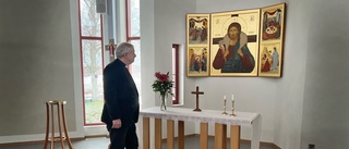 Nu är både ny altartavla och orgeln på plats i Rimforsa