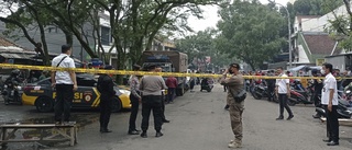 Bombdåd mot polisstation i Indonesien