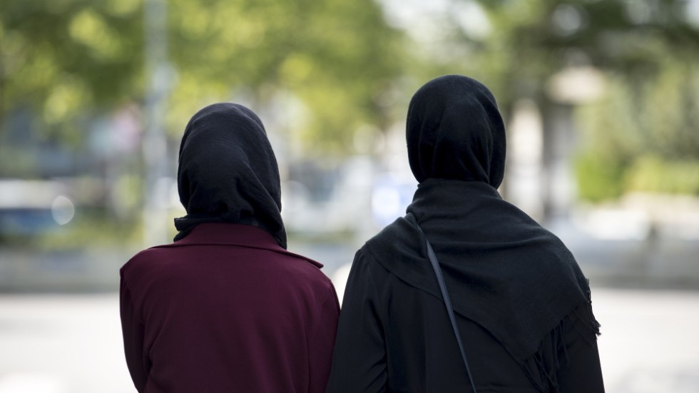 "Kvinnokampen måste överallt vara en oskiljaktig del av klasskampen, oavsett om det är i Iran eller i Sverige", skriver insändarskriventerna. Bilden är tagen i ett annat sammanhang.