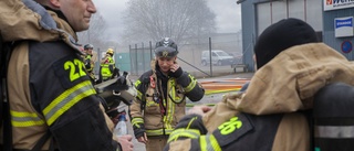 BILDEXTRA: Följ brandmännens kamp mot lågorna