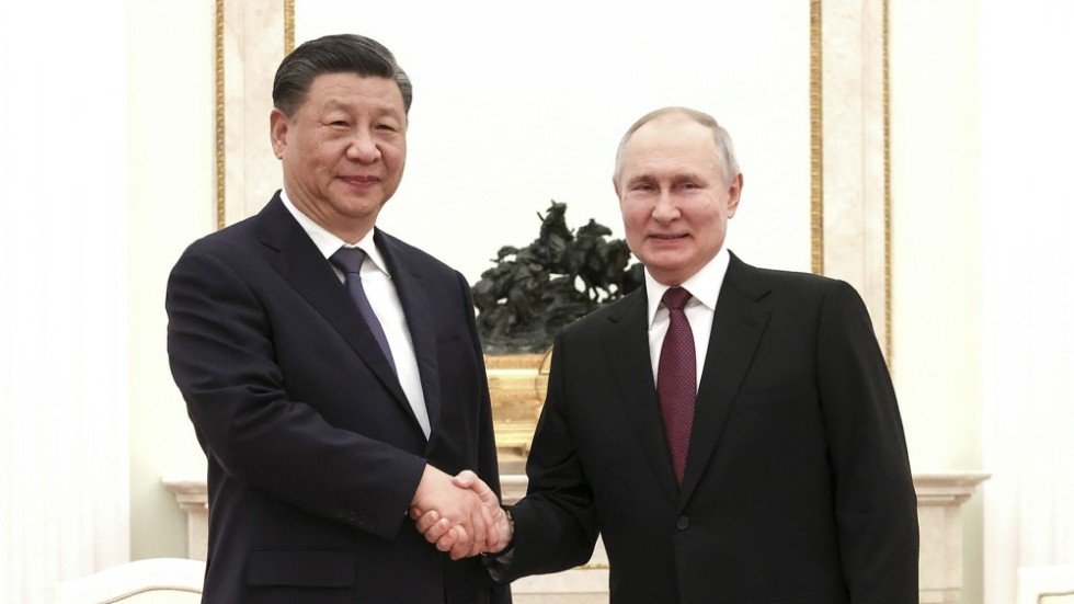 Kinas president Xi Jinping välkomnas till Kreml av Rysslands president Vladimir Putin.