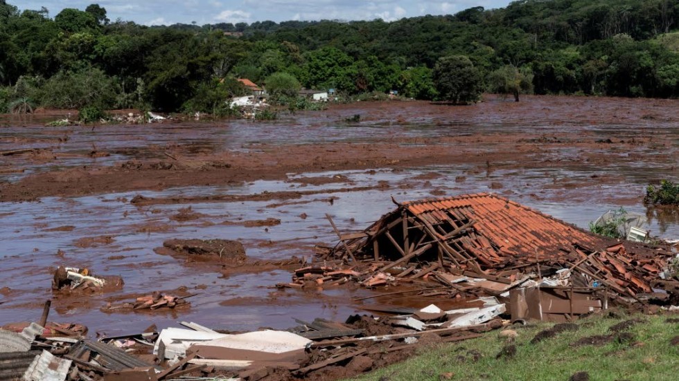 Vattenkraft kan också vara farligt. I Brasilien miste 100-tals m'nniskor livet när en damm kollapsade början av året.