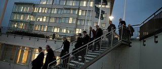 Ericsson anropar ägare och politiker