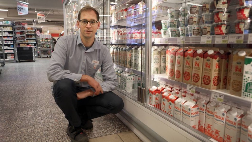 Ica-handlaren i Boxholm, Kalle Dufva, vill ha andra leverantörer av mjölk än Arla.