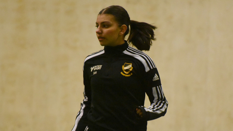 Jasmine Ingvarsson gjorde mål på straff för Rimforsa.