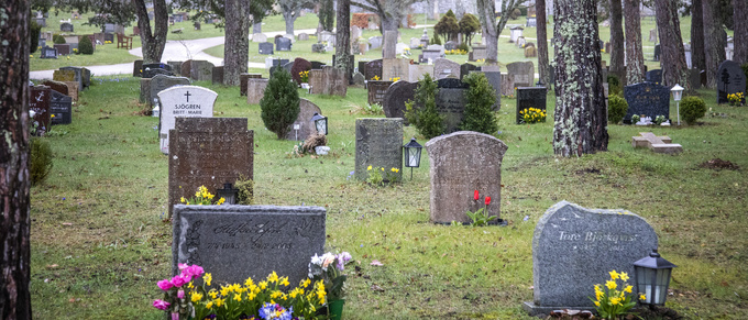 Kyrkan ville ta bort gamla gravstenar – får nej