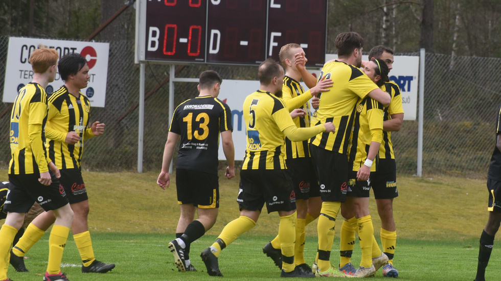 Gullringen inledde säsongen med 3-0-vinst hemma mot Malmbäck. Nu väntar Tranås borta på fredagen.