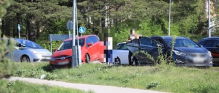 Olycka i Uppsala – körde av vägen och in i stolpe