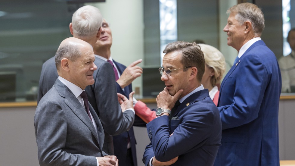 Tysklands förbundskansler Olaf Scholz och statsminister Ulf Kristersson (M) på EU-toppmötet i Bryssel, som också innebar avslutningen på Sveriges halvår som ordförande för EU-länderna i ministerrådet.
