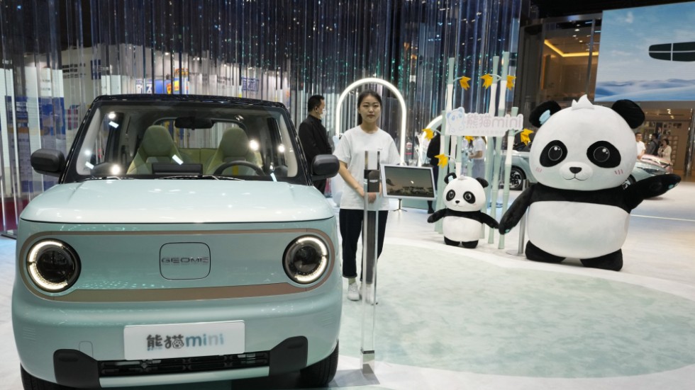 Den nya elbilsmodellen Panda Mini från Geely, ägare till Volvo, presenteras på bilmässan i Shanghai.