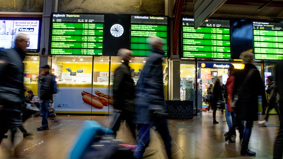 Pendlare från Göteborgs centralstation får vända i Kungsbacka då tågtrafiken mellan Kungsbacka och Varberg står helt still på torsdagsmorgonen. Arkivbild.