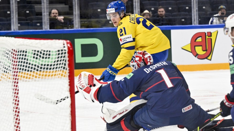 Tre Kronors Leo Carlsson blev tvåmålsskytt i senaste matchen mot USA. Nya mål från den 18-årige talangen i kvartsfinalen mot Lettland?
