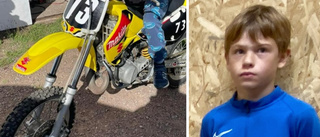 Theon, 9, sparade ihop till motocrossen – nu är den stulen