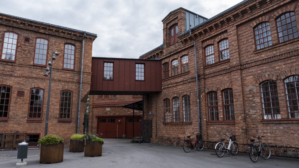Beslutet att sälja Skyltenkvarteret i Linköping har överklagats till förvaltningsrätten. Rätten ska nu pröva lagligheten i beslutet.
