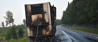 Lastbil brann på E4 – trafiken stoppades