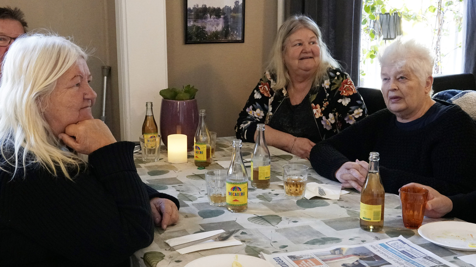 Yvonne, Marianne och Hjördis brukar vara här när det serveras mat från Mjölby stadshotell. Alla tre gav maten ett högt betyg. "Det var överraskande gott", säger Marianne.