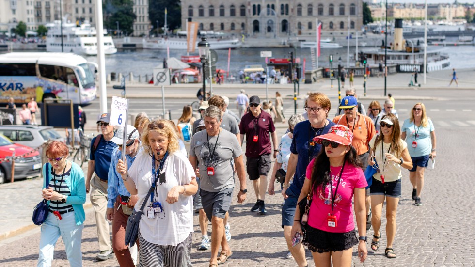 Den svaga svenska kronan har gjort Sverige till ett populärt resmål för turister från kontinenten.