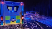 Buss körde av vägen utanför Älvsbyn – en person till sjukvård