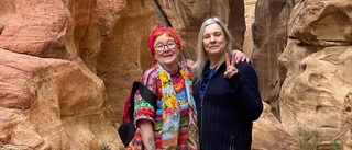 En äventyrlig resa med två gamla damer på 58 och 61 år