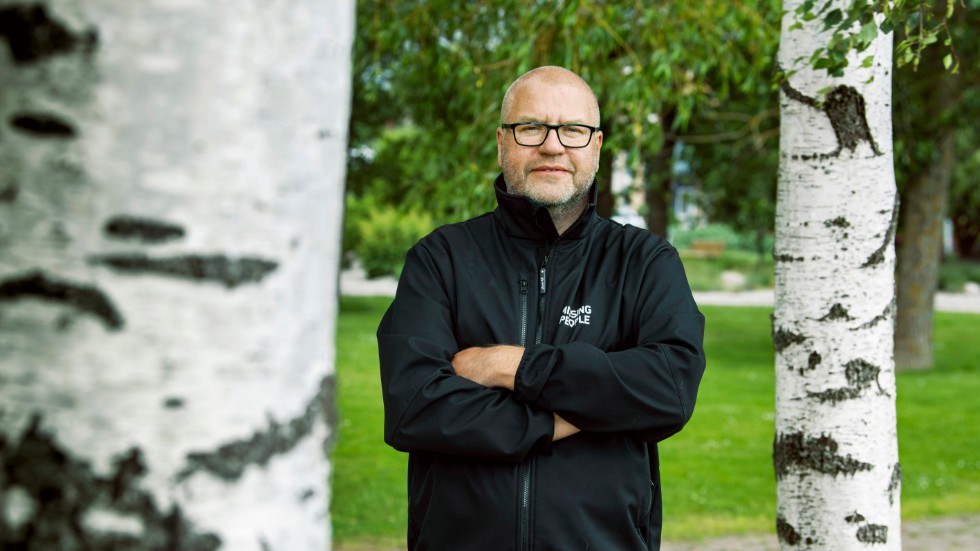 Magnus Idebro planerar att sluta som ordförande för Missing people, men funderar att börja med politik i stället. Bara han hittar rätt parti.