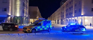 Stor polisinsats vid misstänkt skottlossning i Nyfors: "Kaos på platsen"