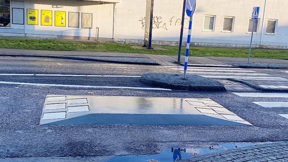 Trafikguppen i Katrineholm är många och en insändarskribent har räknat hur många som finns på vägen mellan Nävertorp och Kullbergska sjukhuset.